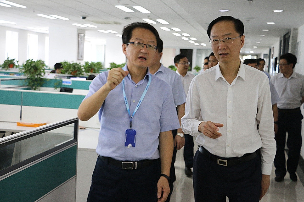山东省人社厅韩金峰厅长一行到中孚信息调研